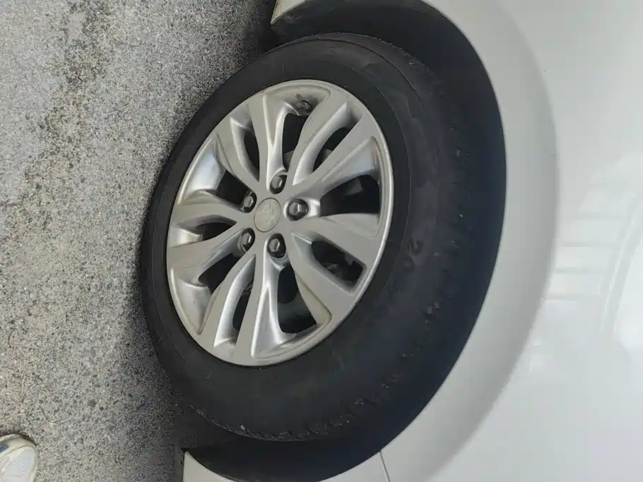 Buick Excelle — миниатюра 6
