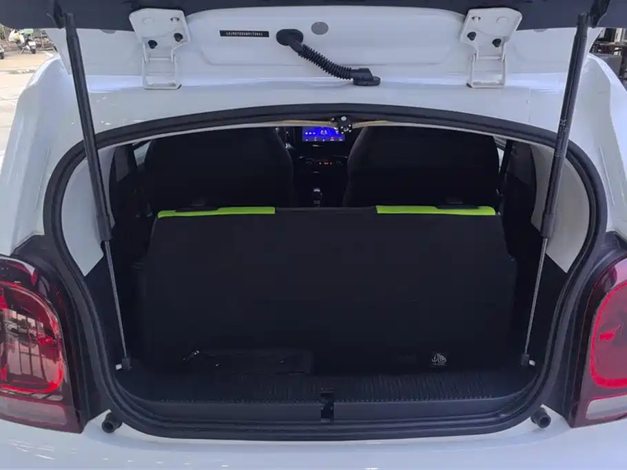 Roewe Clever 2021 302km мест