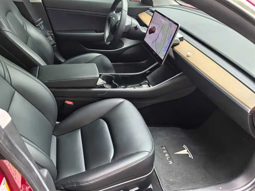 Tesla Model 3 — миниатюра 13