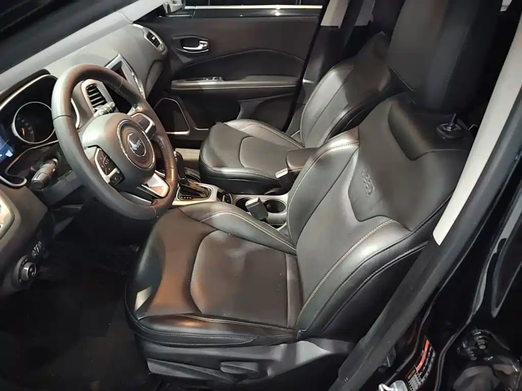 Jeep Compass — миниатюра 15