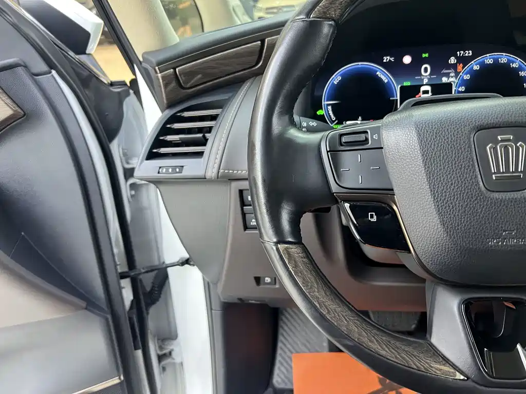 Toyota Vellfire — миниатюра 13