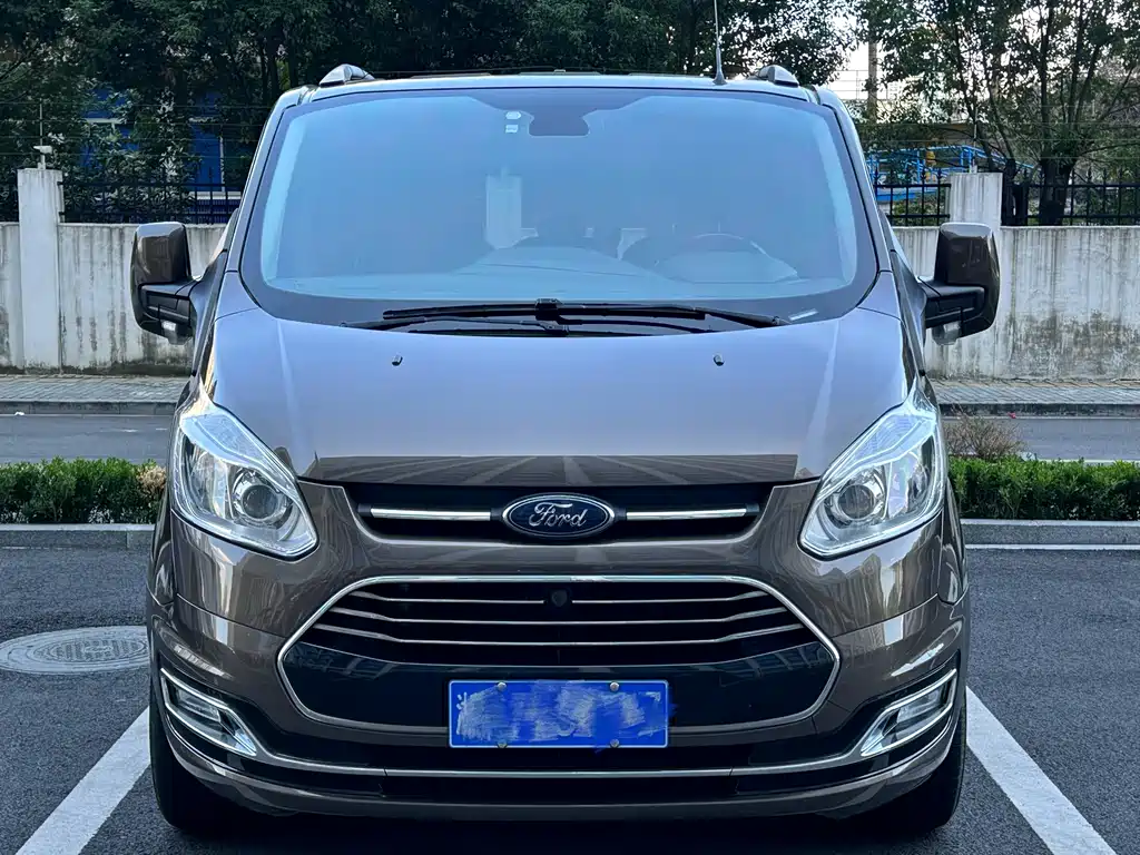 FORD TOURUIOU