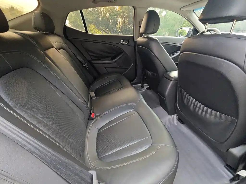 Kia K5 — миниатюра 15