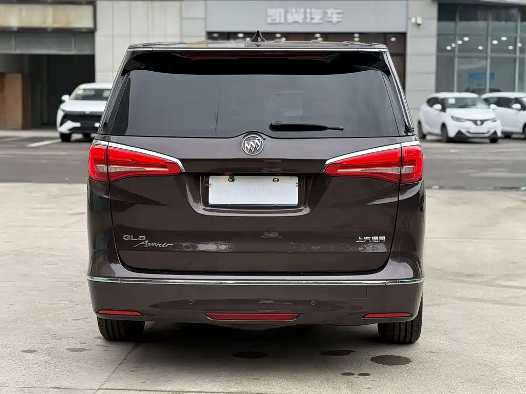 Buick GL8 — миниатюра 9