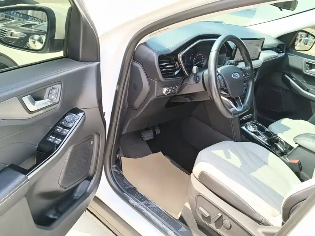 Ford Escape — миниатюра 16
