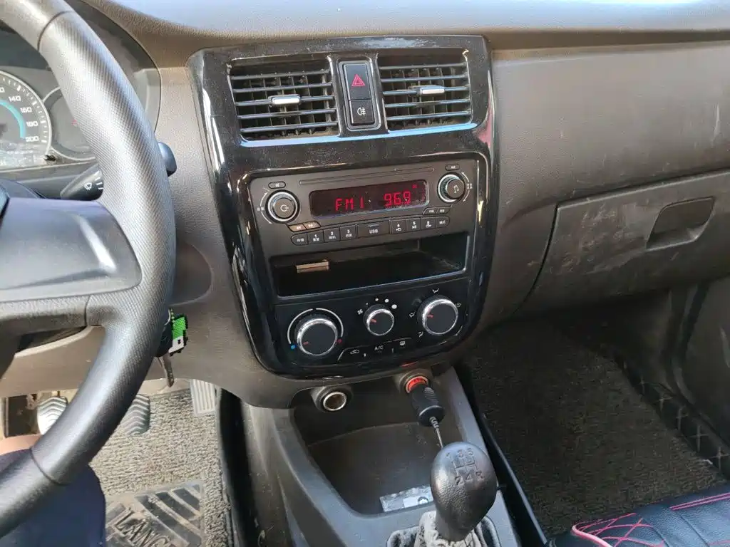 Wuling Rongguang V — миниатюра 14