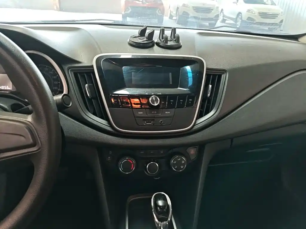 Chevrolet Cavalier — миниатюра 13