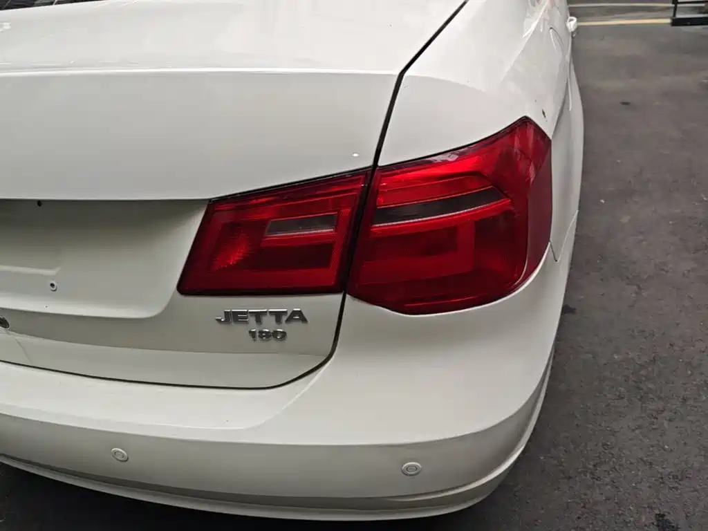 Volkswagen Jetta — миниатюра 8