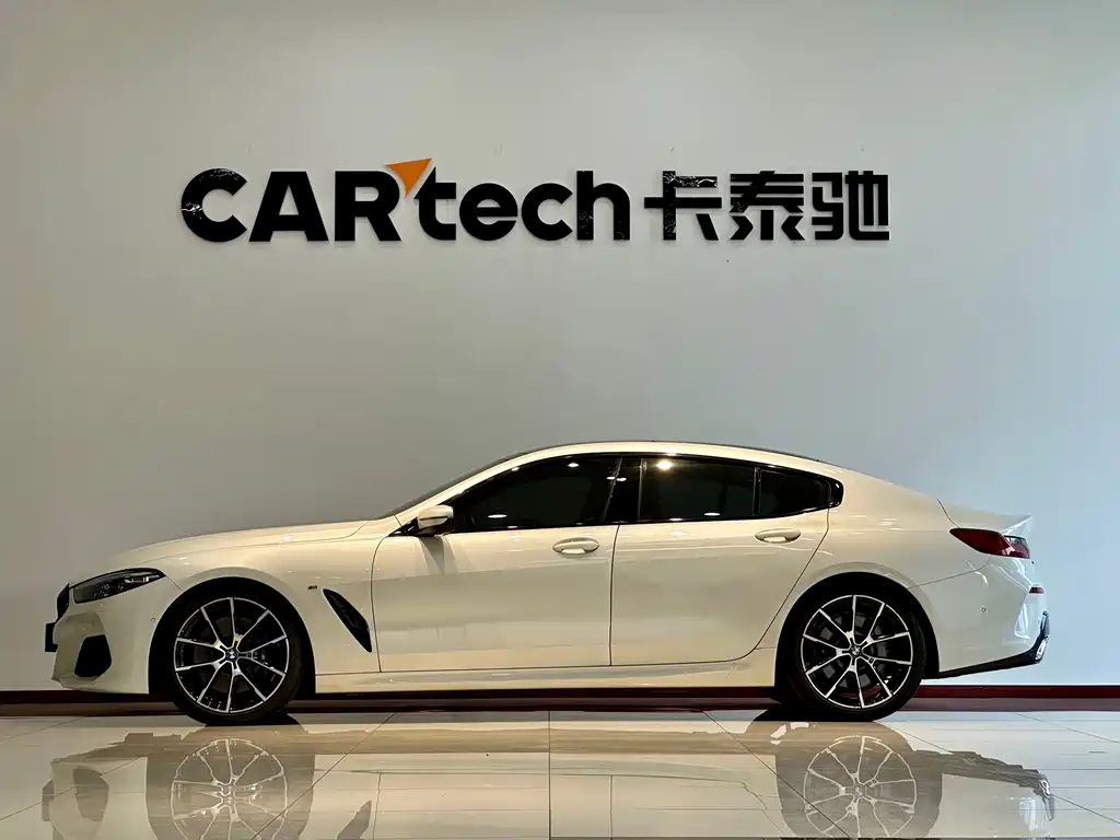 BMW 8 Series — миниатюра 5
