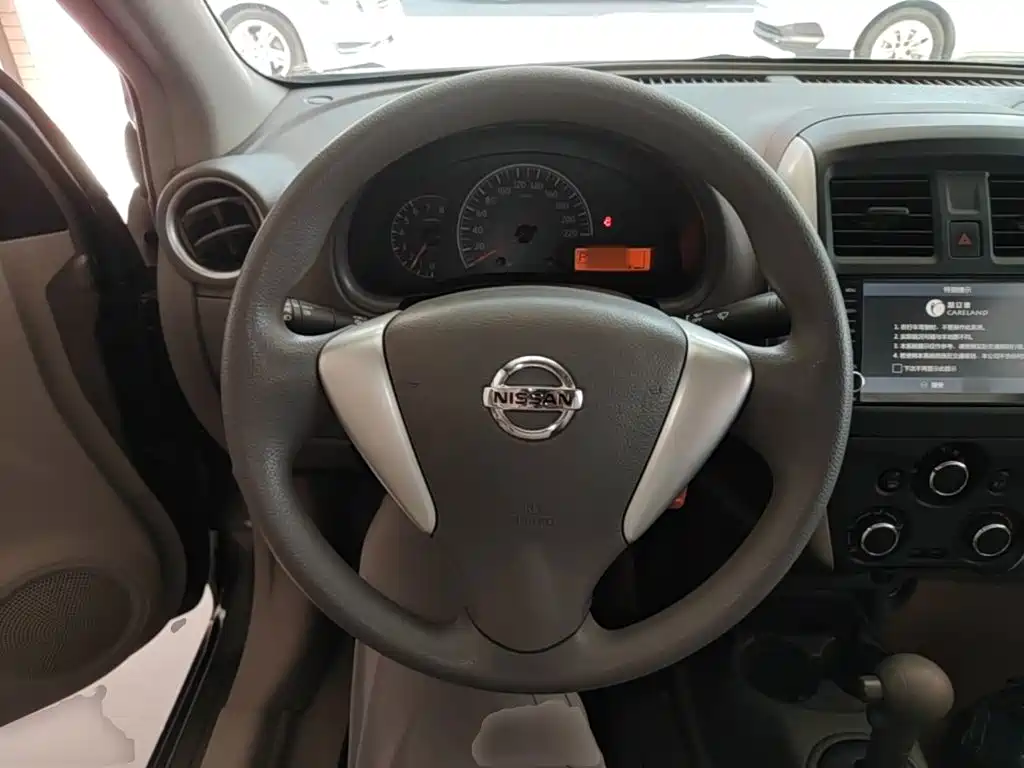 Nissan Sunny — миниатюра 11