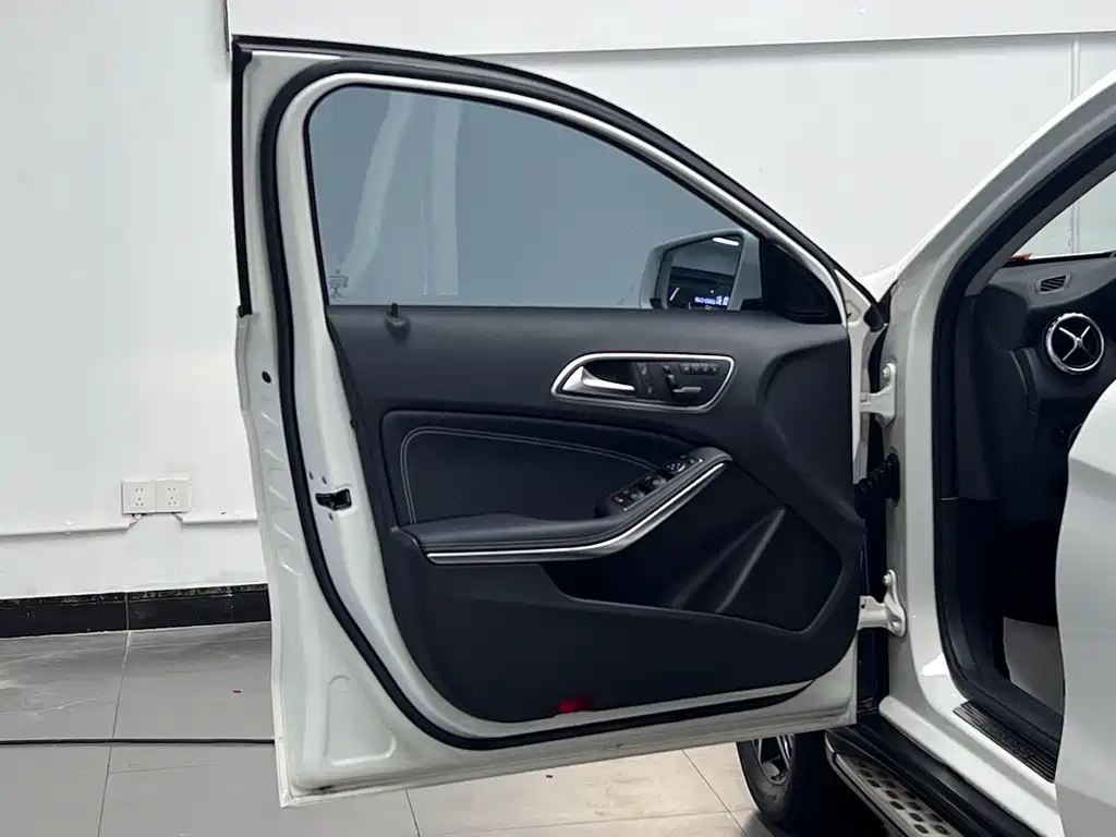 Mercedes-Benz GLA — миниатюра 15
