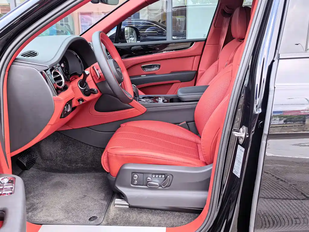 Bentley Bentayga — миниатюра 11