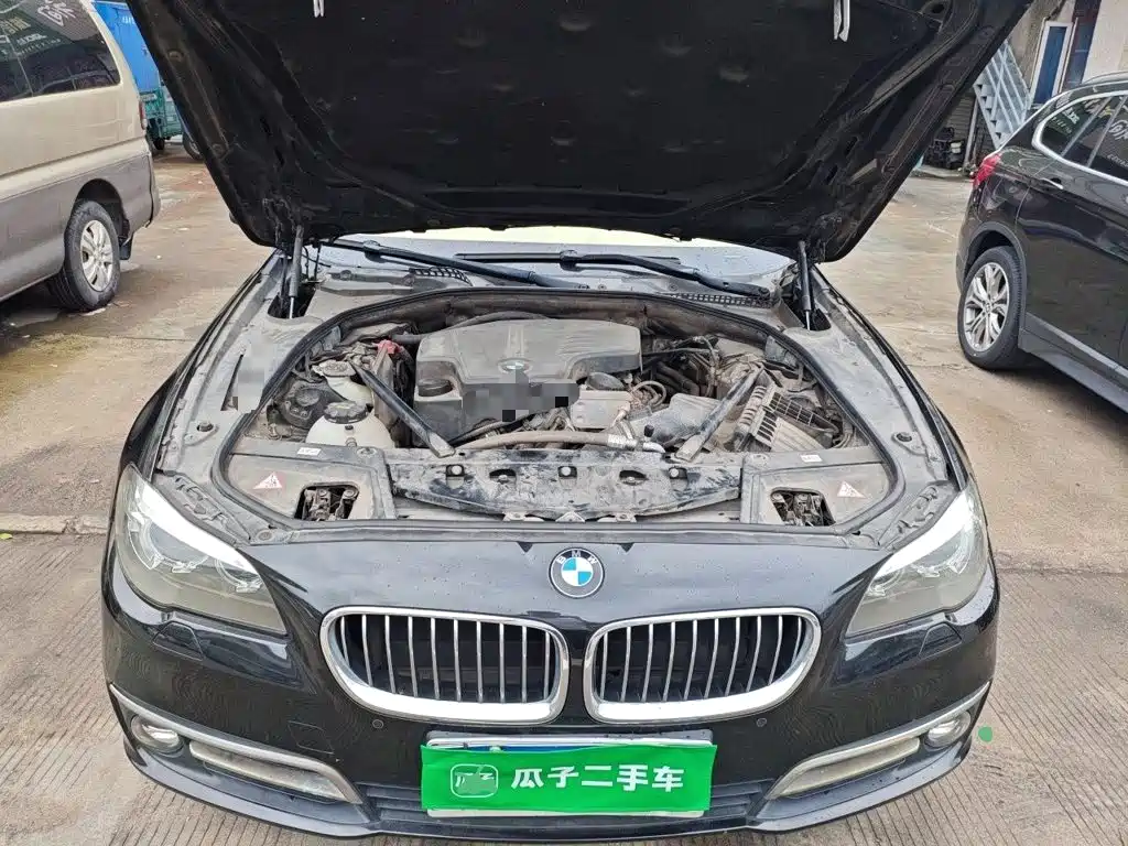BMW 5 Series — миниатюра 11
