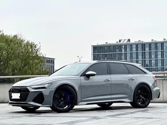 AUDI RS 6