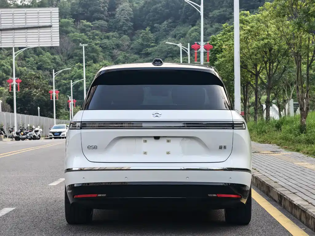 NIO ES8 2026 мест Executive Luxury