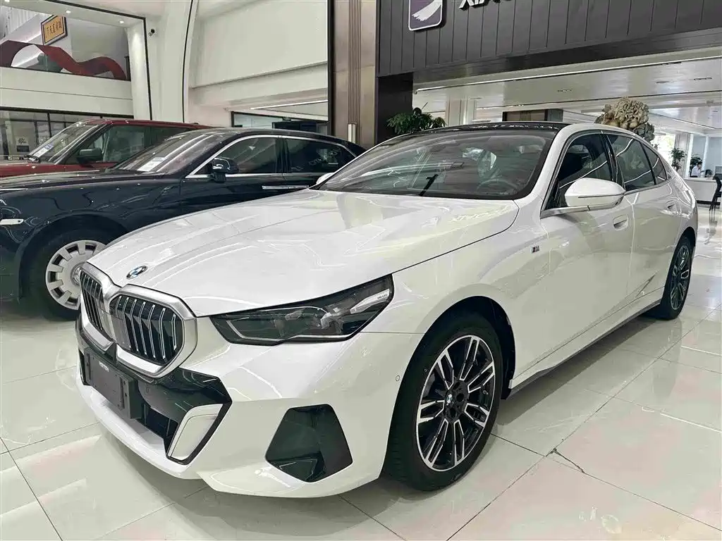 宝马5系 2024款 530Li 领先型 M运动套装 2026