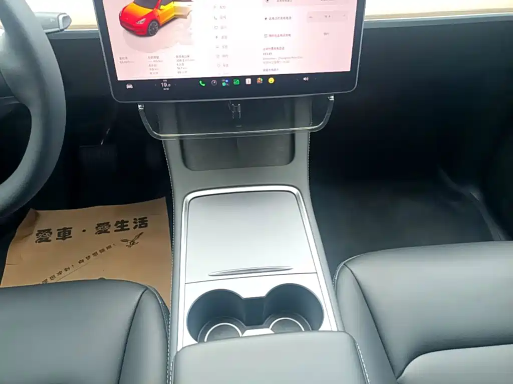 Tesla Model Y — миниатюра 14