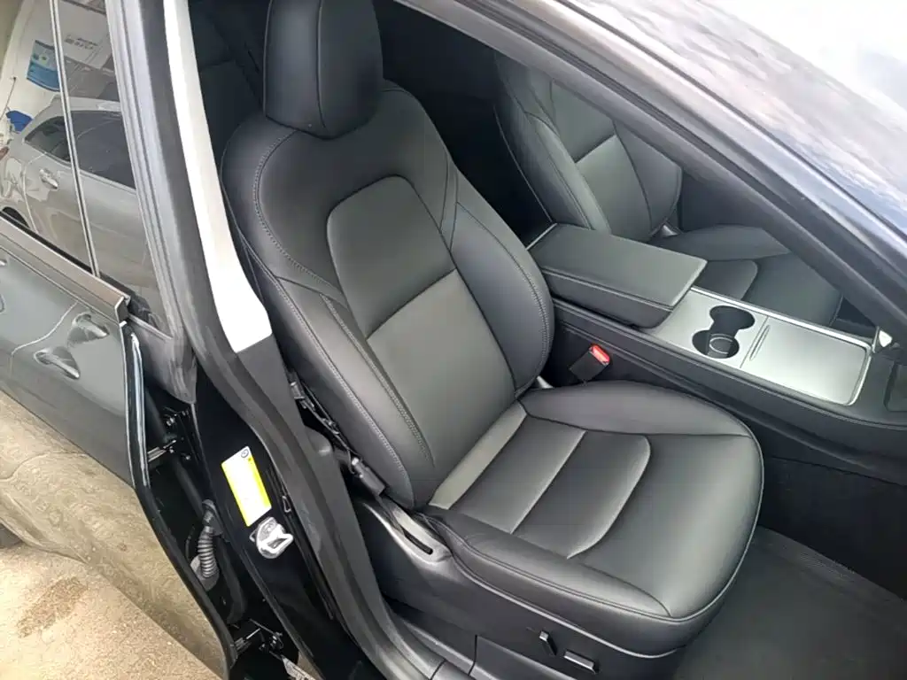 Tesla Model Y — миниатюра 25