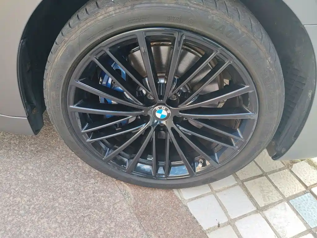 BMW 5 Series (Import) — миниатюра 8