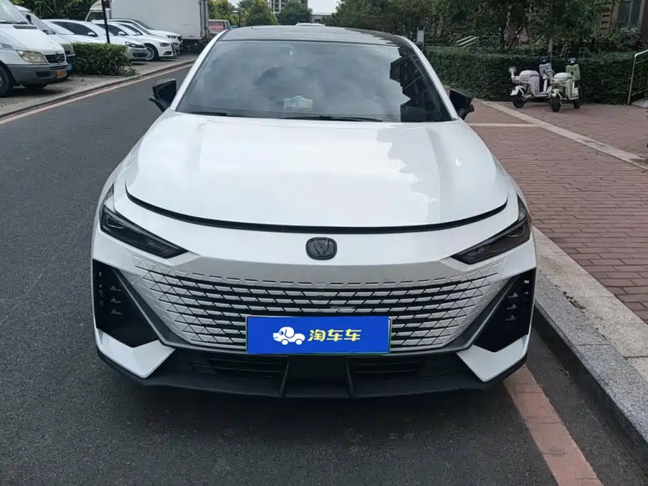 Changan UNI-V iDD — миниатюра 2