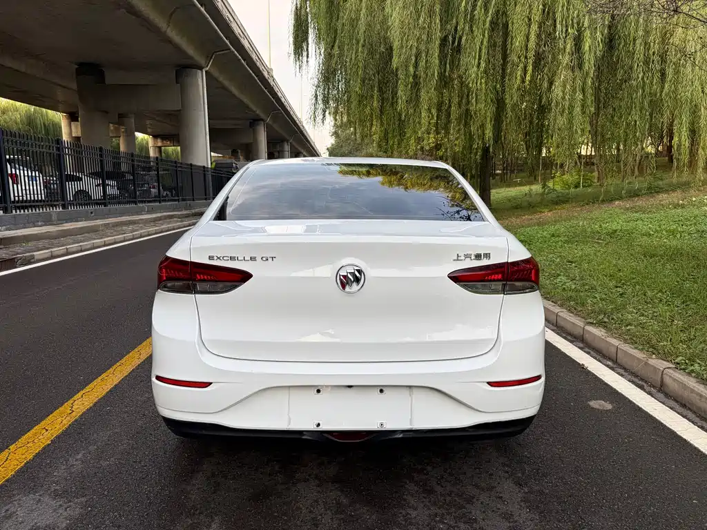 Buick Excelle — миниатюра 6