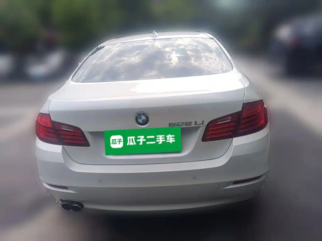 BMW 5 Series — миниатюра 3