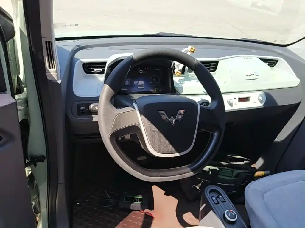 Wuling MINIEV — миниатюра 11