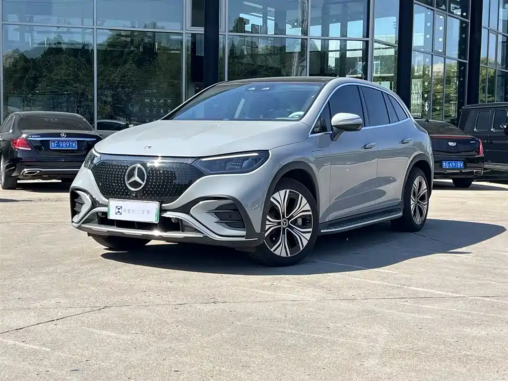 Mercedes-Benz EQE SUV