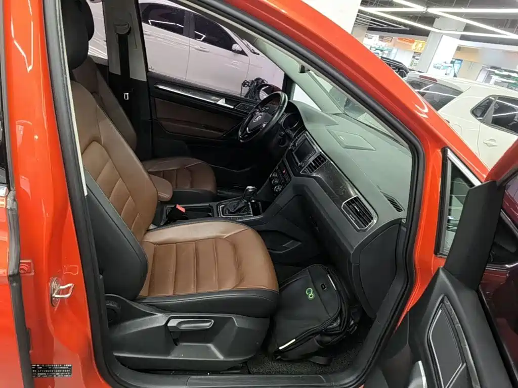 Volkswagen Golf Sportsvan — миниатюра 25