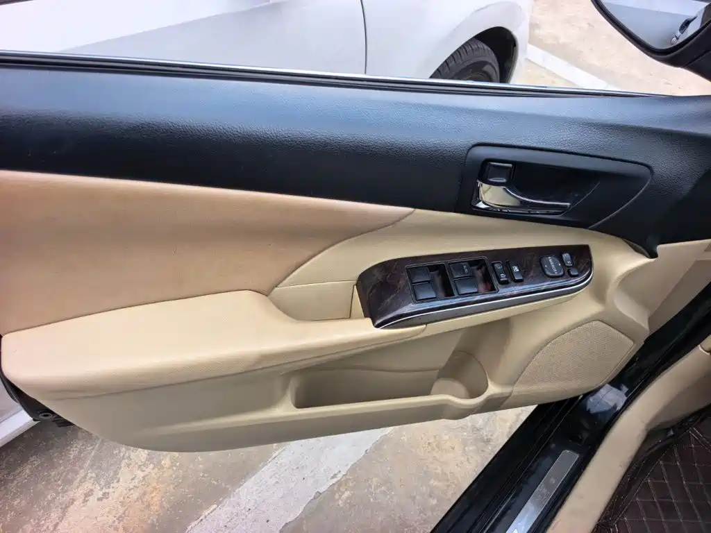 Toyota Camry — миниатюра 6