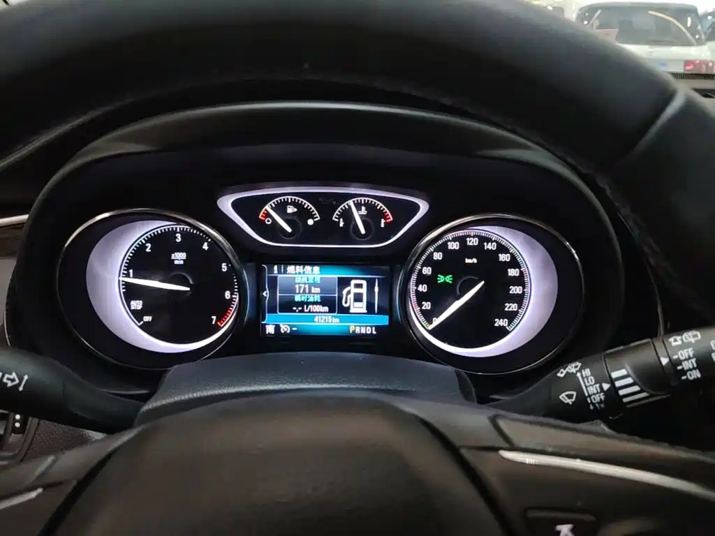 Buick Envision Plus — миниатюра 12