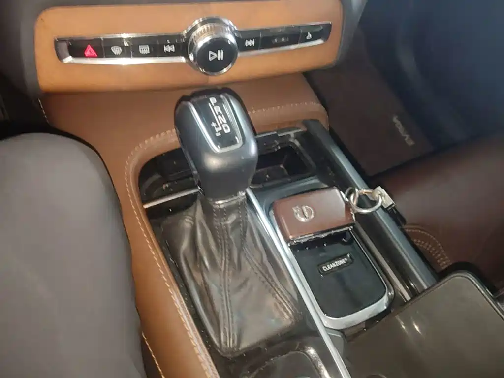 Volvo XC90 — миниатюра 14
