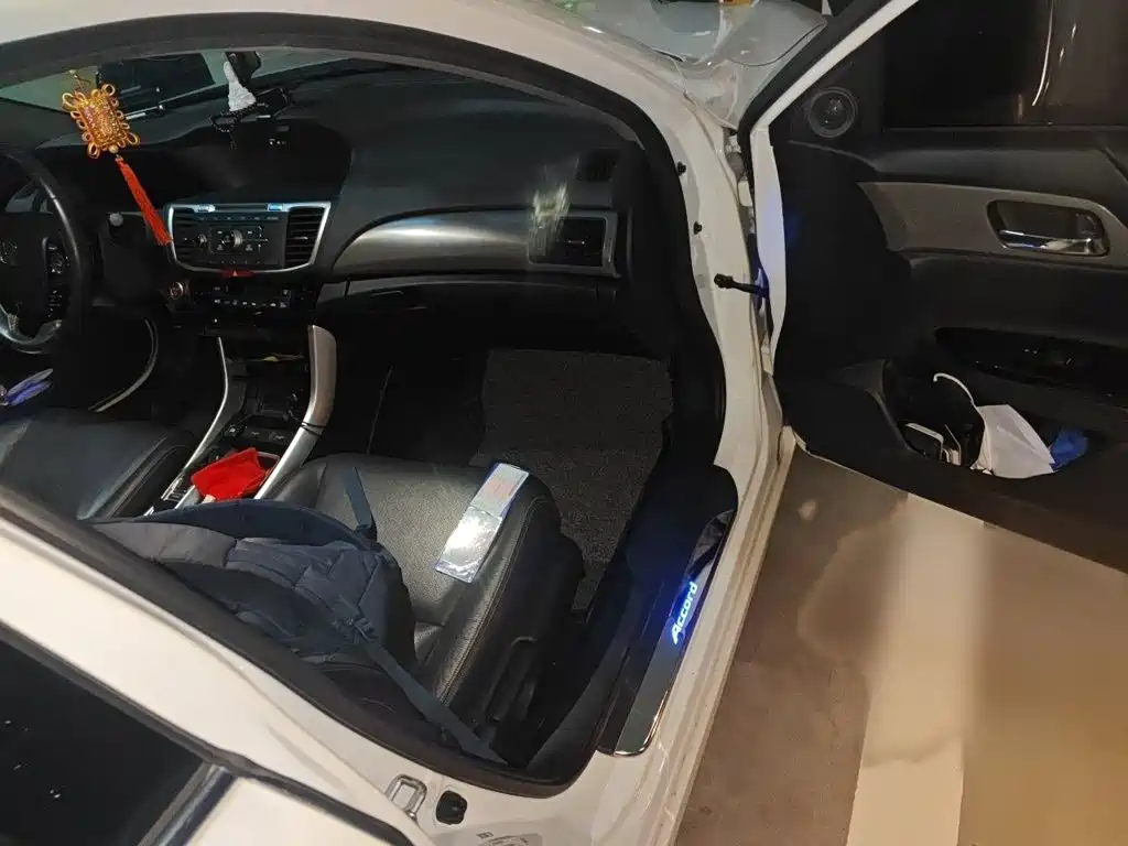 Honda Accord — миниатюра 18