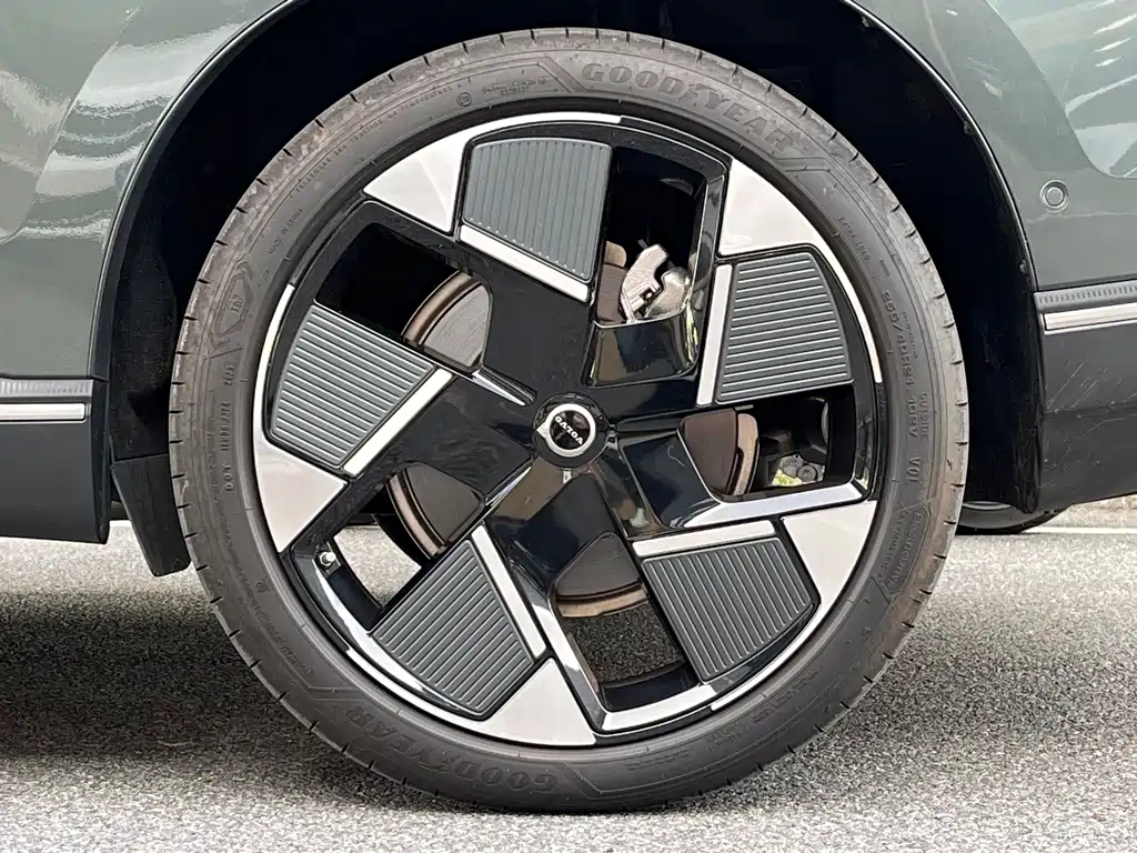 Volvo гибрид Volvo XC70 plug-in — миниатюра 15