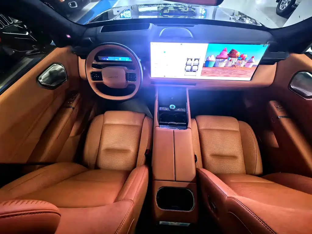 Lynk & Co 900 — миниатюра 5