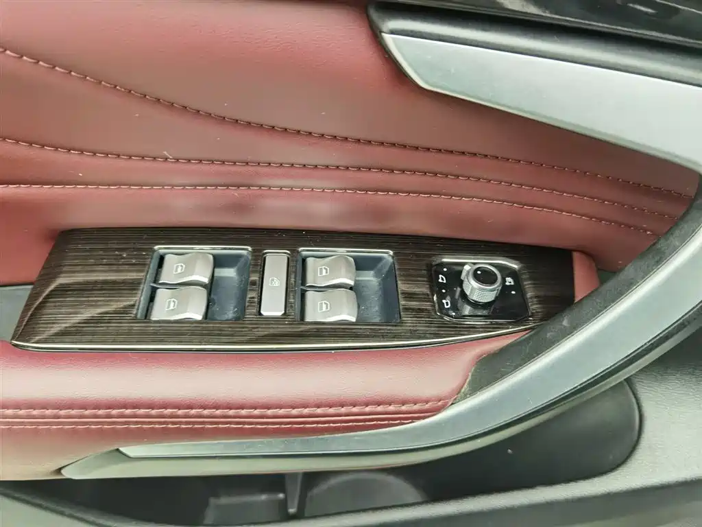 WEI PAI WEI BRAND VV7