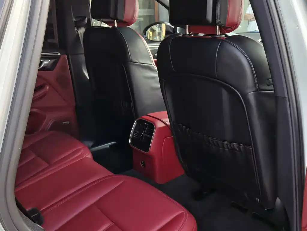 Porsche Macan — миниатюра 9
