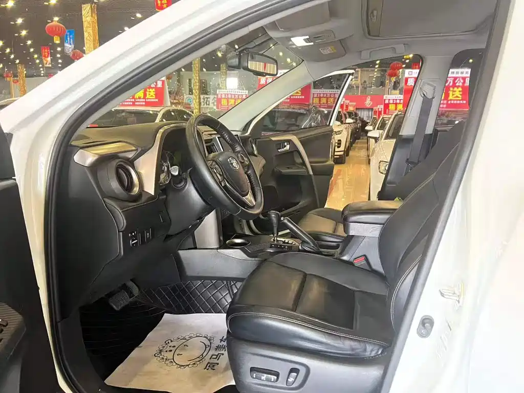 Toyota RAV4 — миниатюра 4