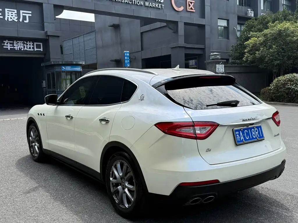 Maserati Levante — миниатюра 9