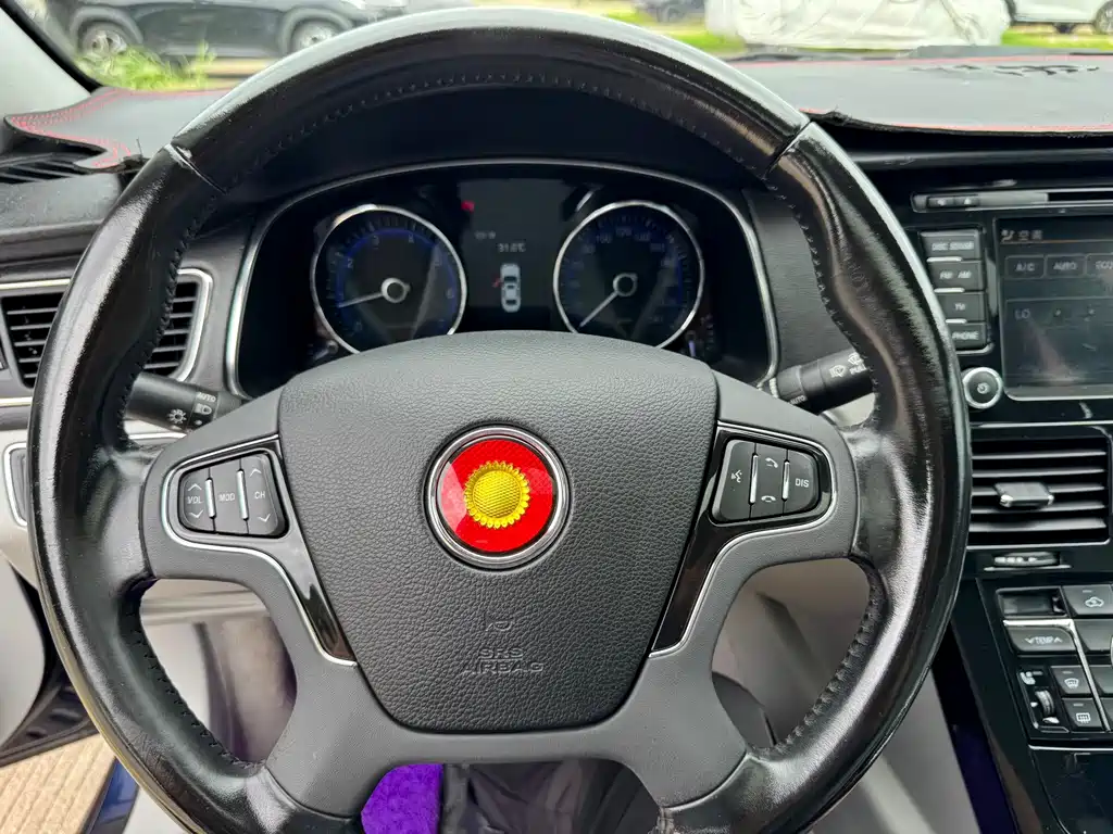 Hongqi Hongqi H7 — миниатюра 17