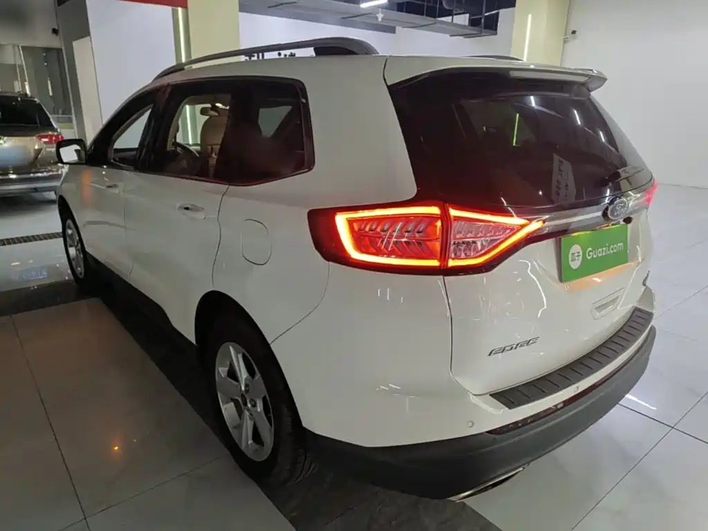 Ford Edge — миниатюра 5