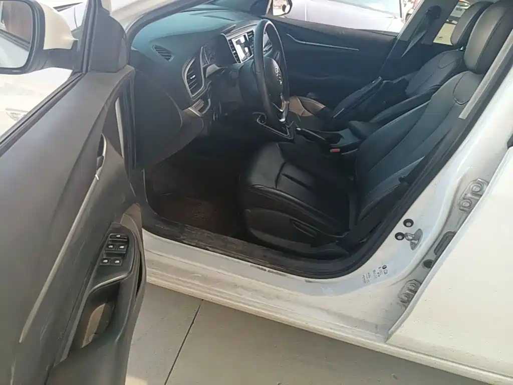 Buick Excelle — миниатюра 16