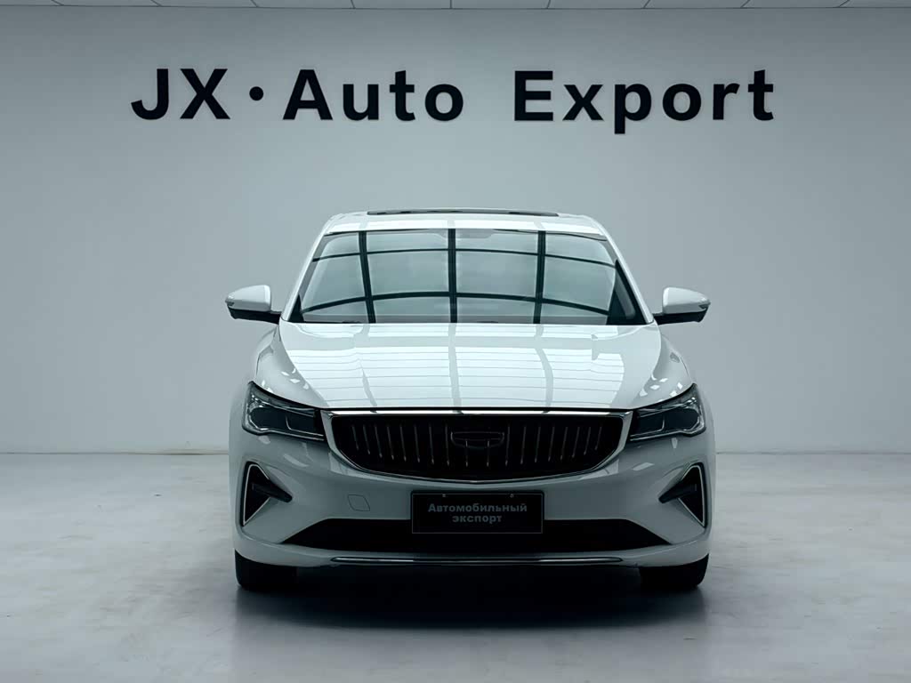 Geely Emgrand 1.5 л 2022 г. Белый, пробег 14000 км