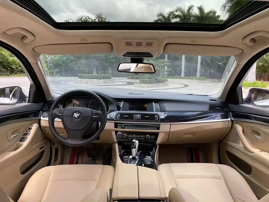 BMW 5 Series — миниатюра 6