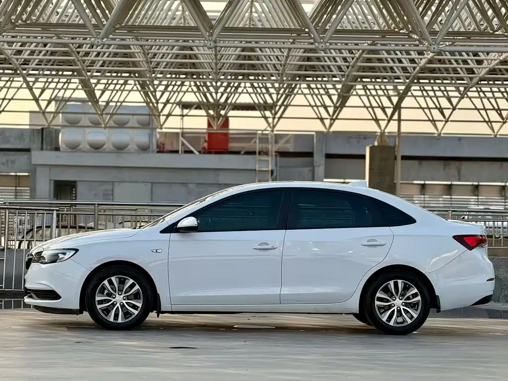 Buick Excelle — миниатюра 8