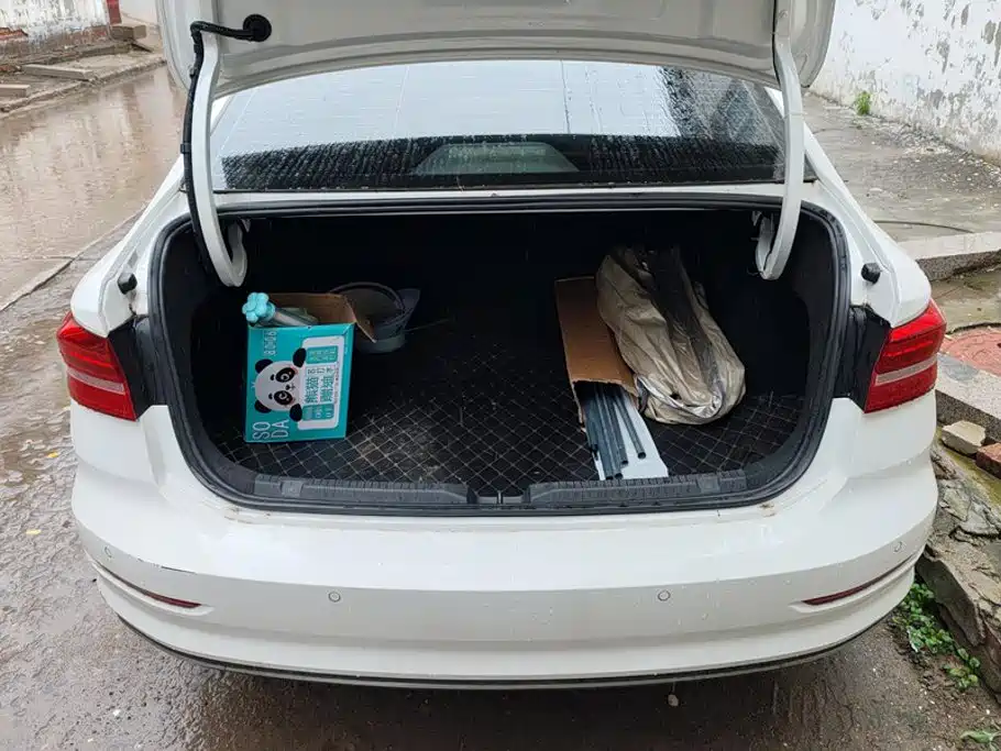 Volkswagen Lavida — миниатюра 4