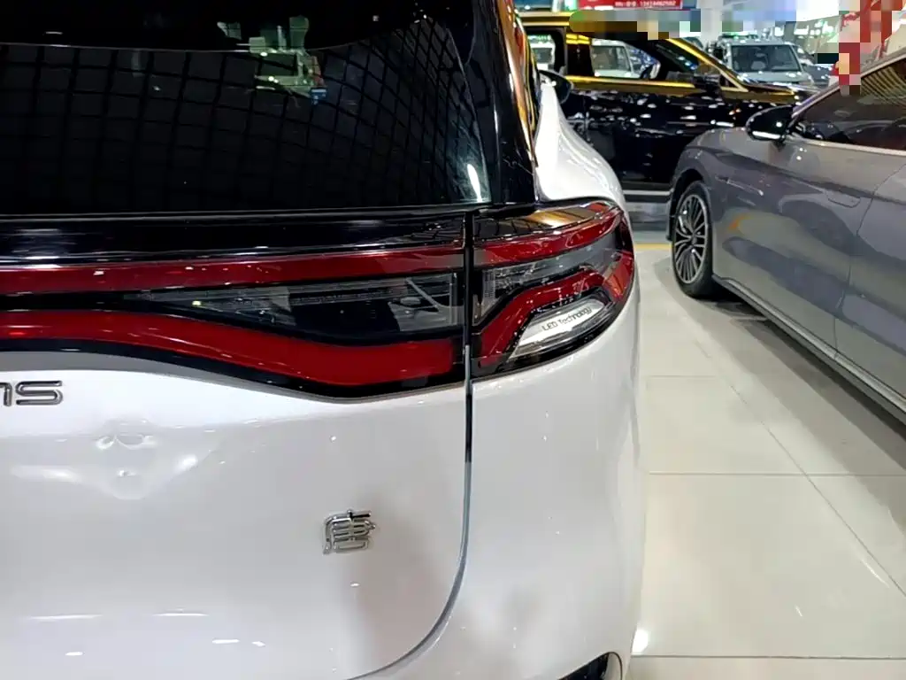 BYD Tang New Energy — миниатюра 8