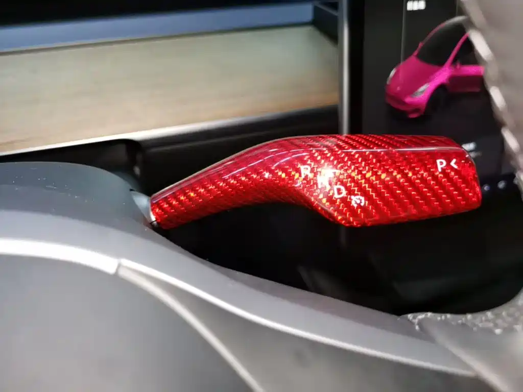 Tesla Model Y — миниатюра 14