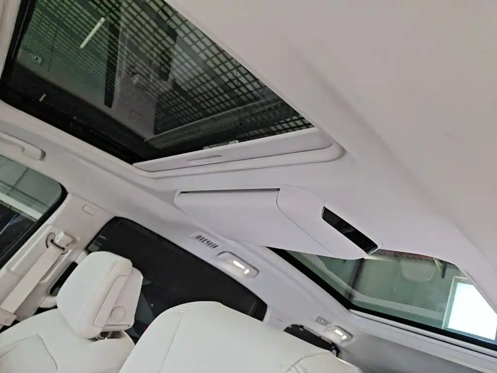 Buick GL8 Hybrid — миниатюра 18