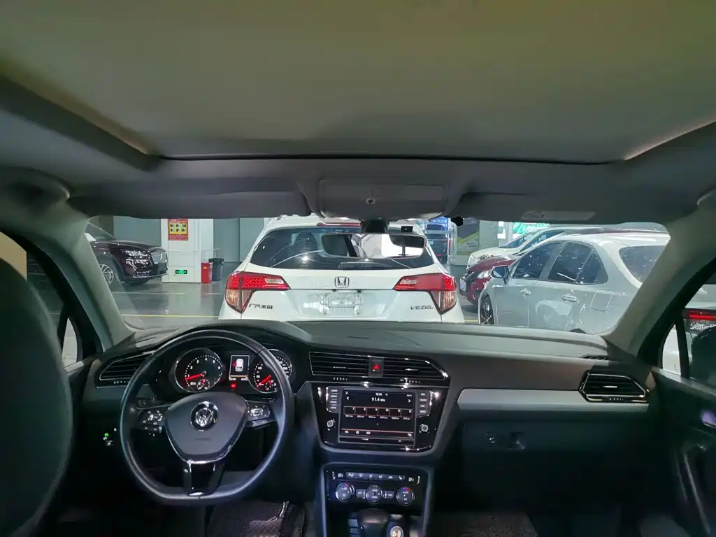 Volkswagen Tiguan L — миниатюра 18